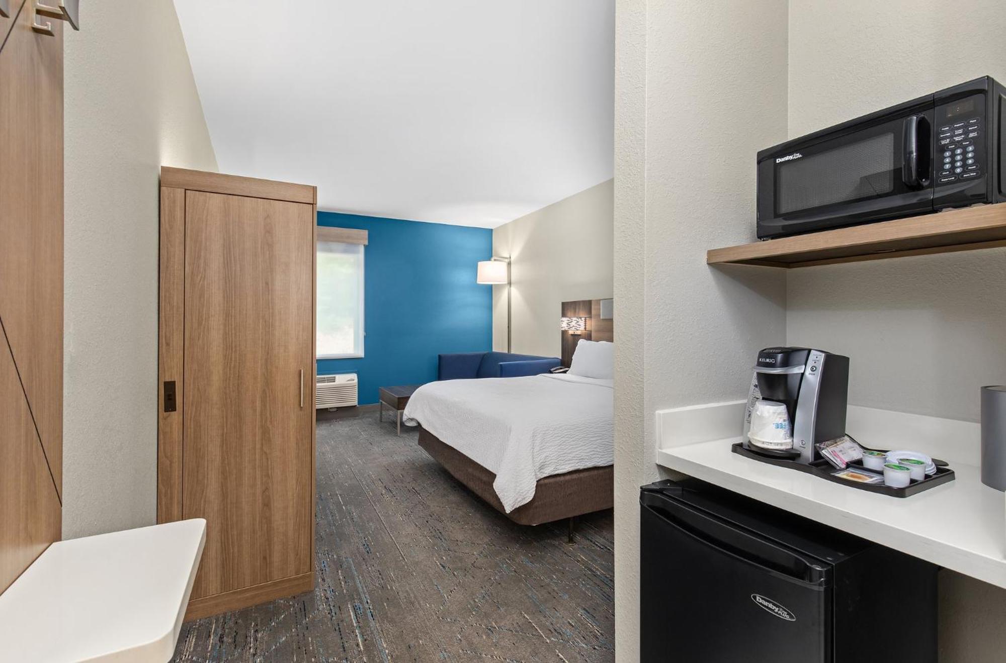 Holiday Inn Express Hurricane Mills Waverly By Ihg Kültér fotó