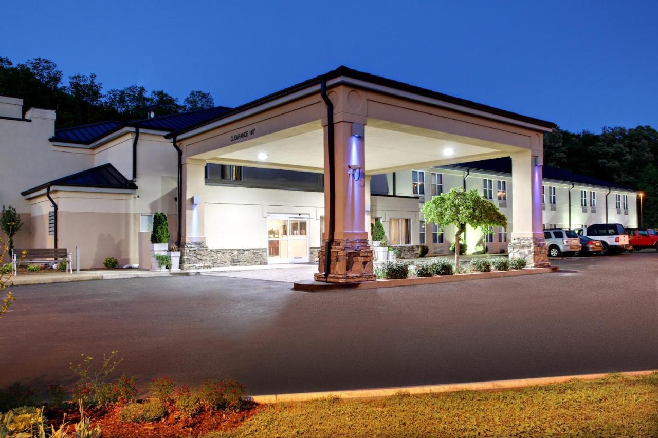 Holiday Inn Express Hurricane Mills Waverly By Ihg Kültér fotó